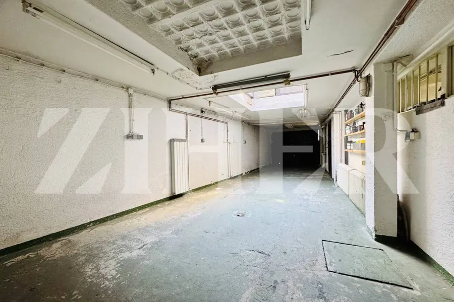Črnomerec, garaža za dva vozila i spremište, 52 m2