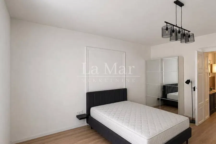 Atraktivan stan u centru Zagreb s parkirnim mjestom - 156 m2