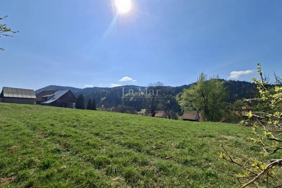 Ravna Gora -Prodaja građevinskog zemljišta na atraktivnoj lokaciji- 1.235 m2
